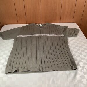 Men’s short sleeve sweater size medium by Field Master